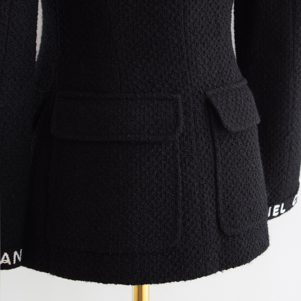 Chanel Vintage F/W 1995 Black White Logo Tweed 95A Jacket - Picture 13 of 16